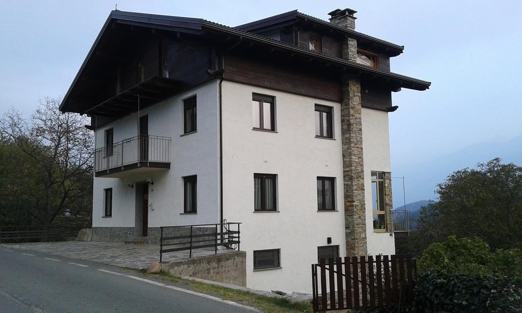 Bed and Breakfast La Via Del Sole Susa Exterior foto
